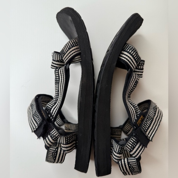 Teva Original Universal Sport Sandals Women’s 7 Black and White Geometric Print - Picture 11 of 15